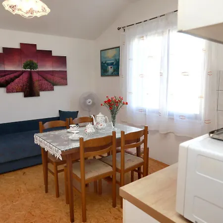 Irena Apartamento